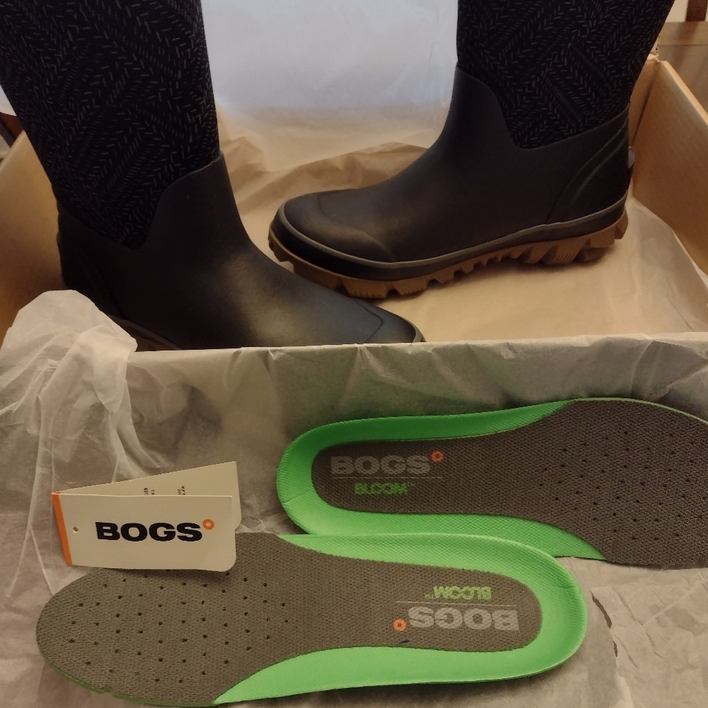 Bogs Snow Boots Women's sz 9 Whiteout Fleck